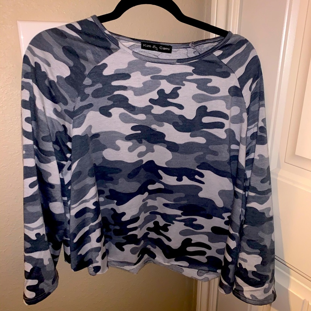 super cute cropped camo cami!!